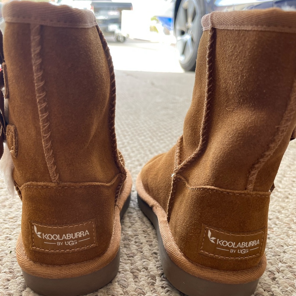 Girls 11T Koolaburra by Ugg boots!  Very gently used, great condition!